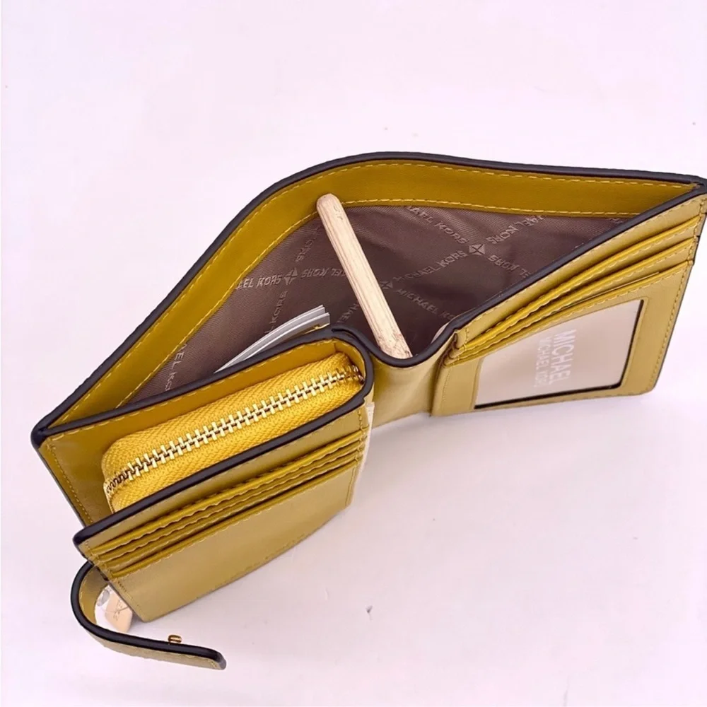 Michael Kors Jet Set Medium Printed Signature Logo Wallet